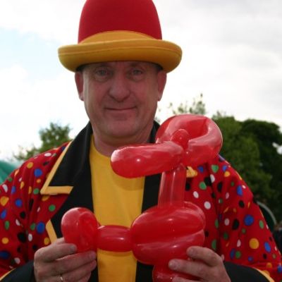 Balloon modelling by Jolly Good Productions