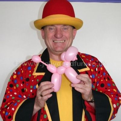 Balloon modelling by Jolly Good Productions