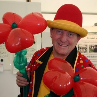 Balloon modelling by Jolly Good Productions