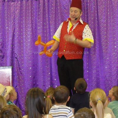 Magic entertainment by Jolly Good Productions