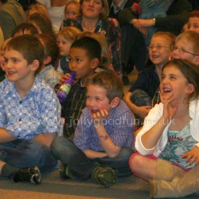 Magic entertainment by Jolly Good Productions