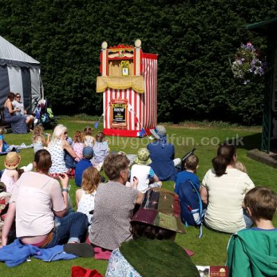 Traditional Punch and Judy show by Jolly Good Productions